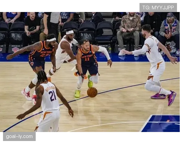 推人犯规判定标准详解：NBA与FIBA规则有何不同？